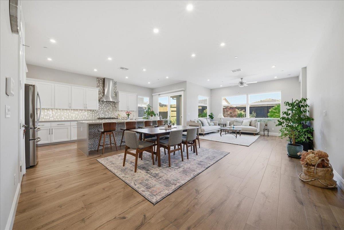 6911 Saratoga Estates Drive