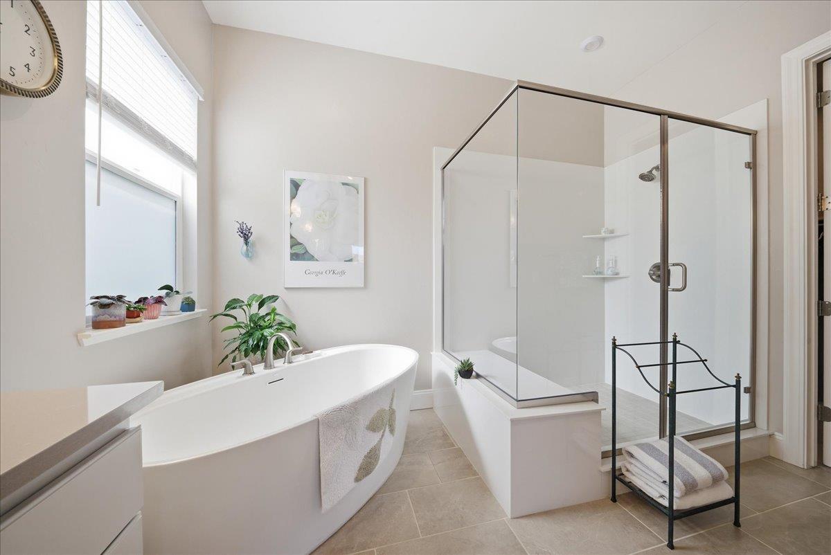 6911 Saratoga Estates Drive