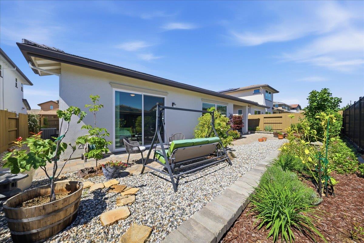 6911 Saratoga Estates Drive