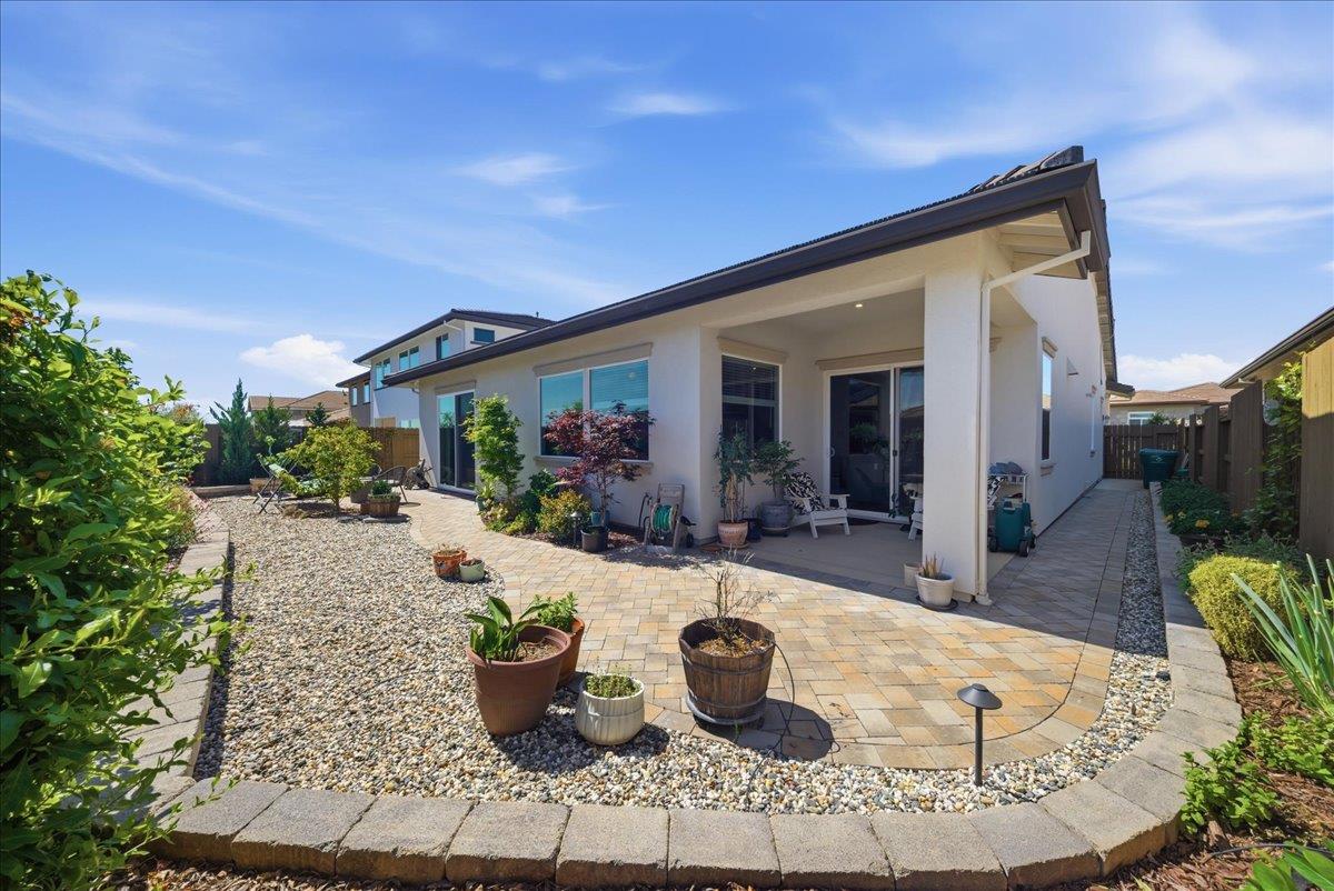 6911 Saratoga Estates Drive