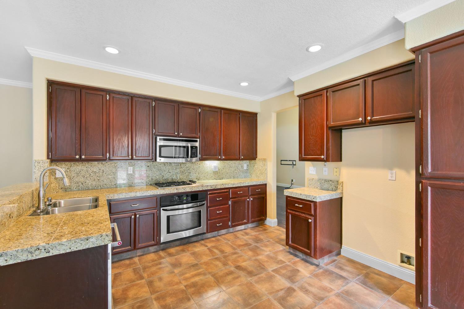 1351 Longfellow Circle