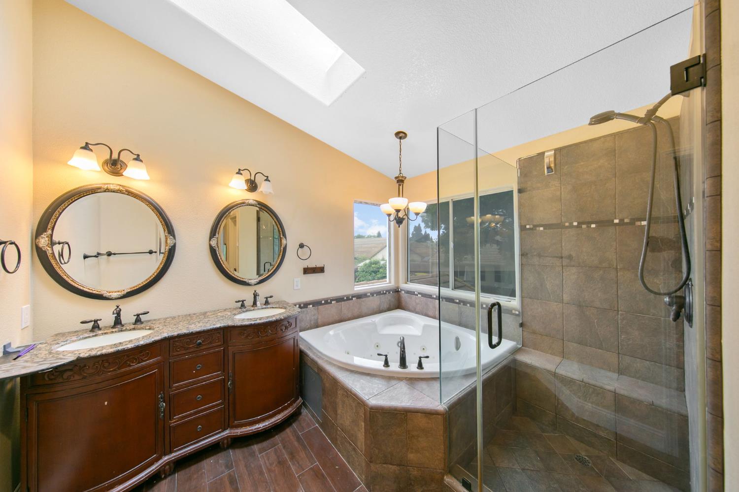 1351 Longfellow Circle