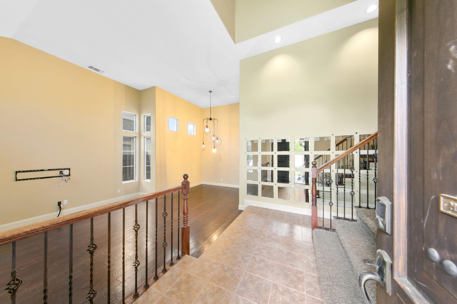 1351 Longfellow Circle