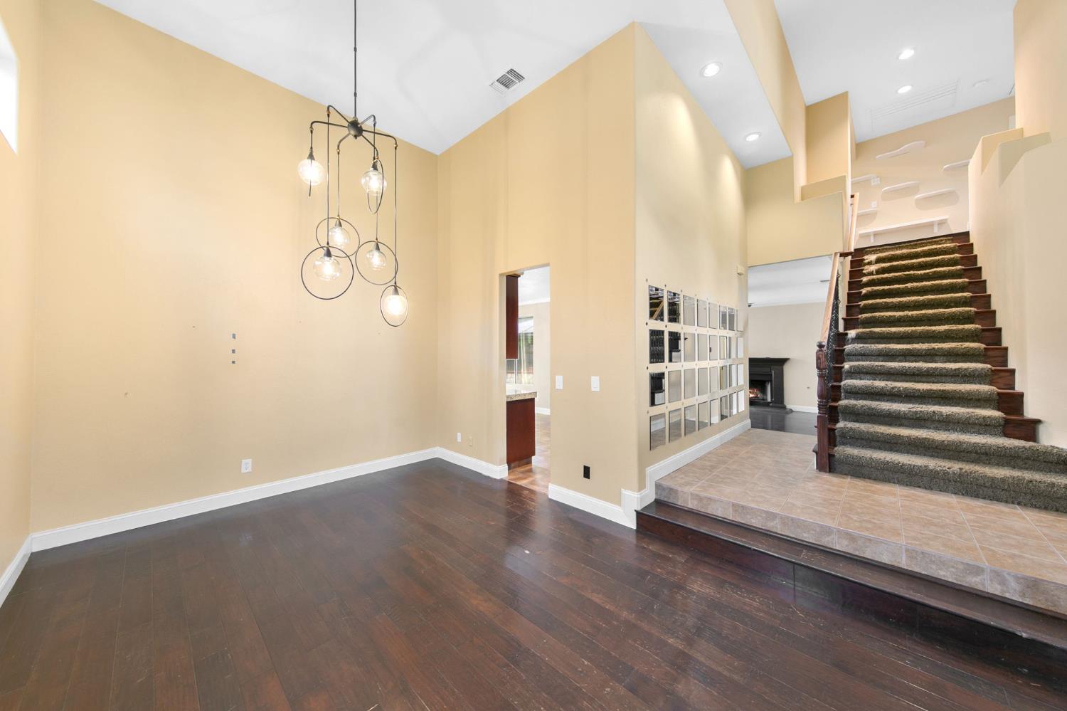 1351 Longfellow Circle