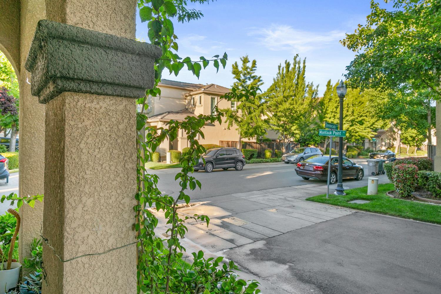 6 Mantauk Point Place