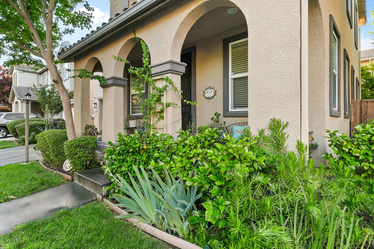 6 Mantauk Point Place