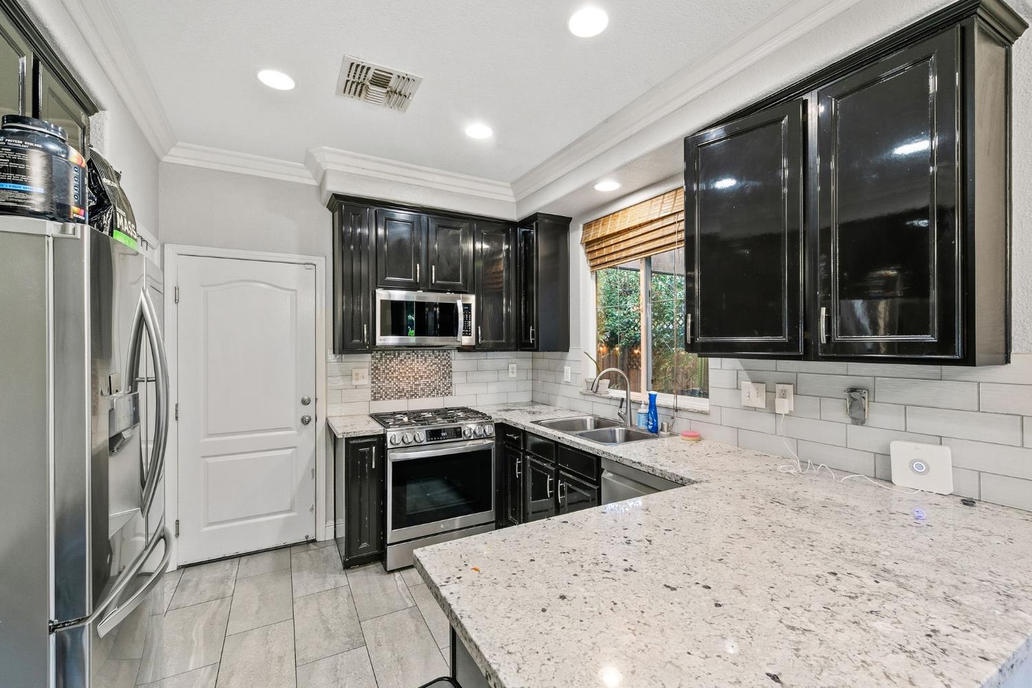 6 Mantauk Point Place