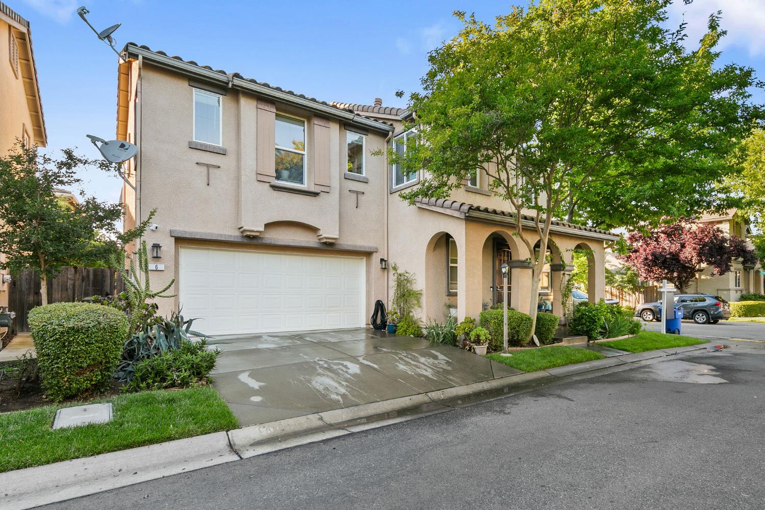 6 Mantauk Point Place