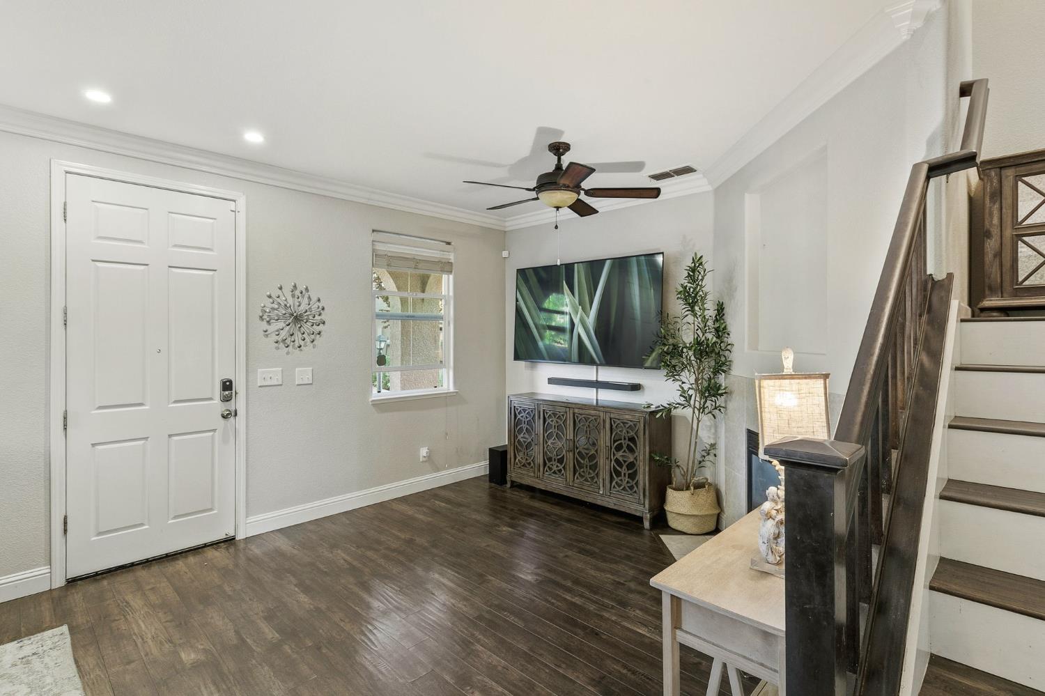 6 Mantauk Point Place