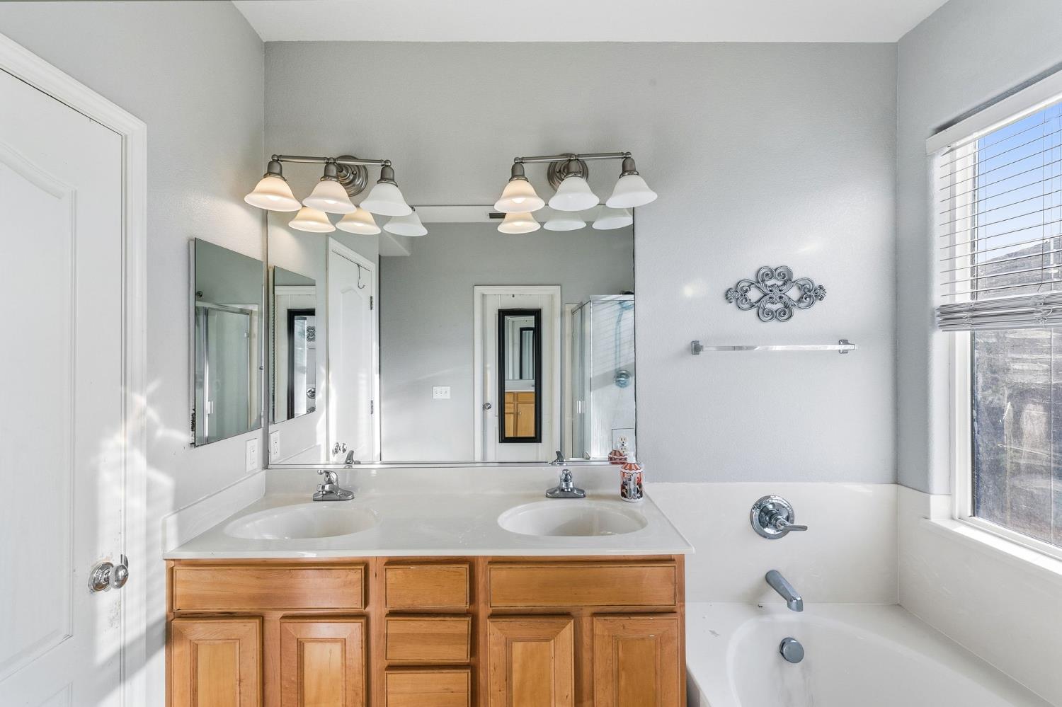 6 Mantauk Point Place