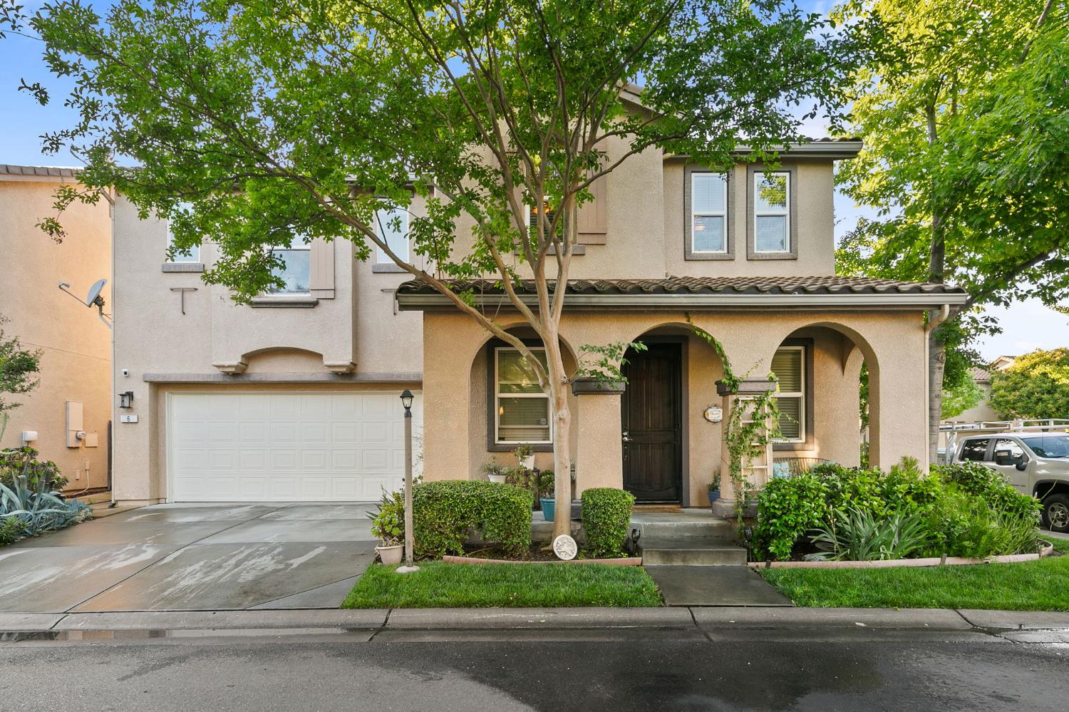 6 Mantauk Point Place