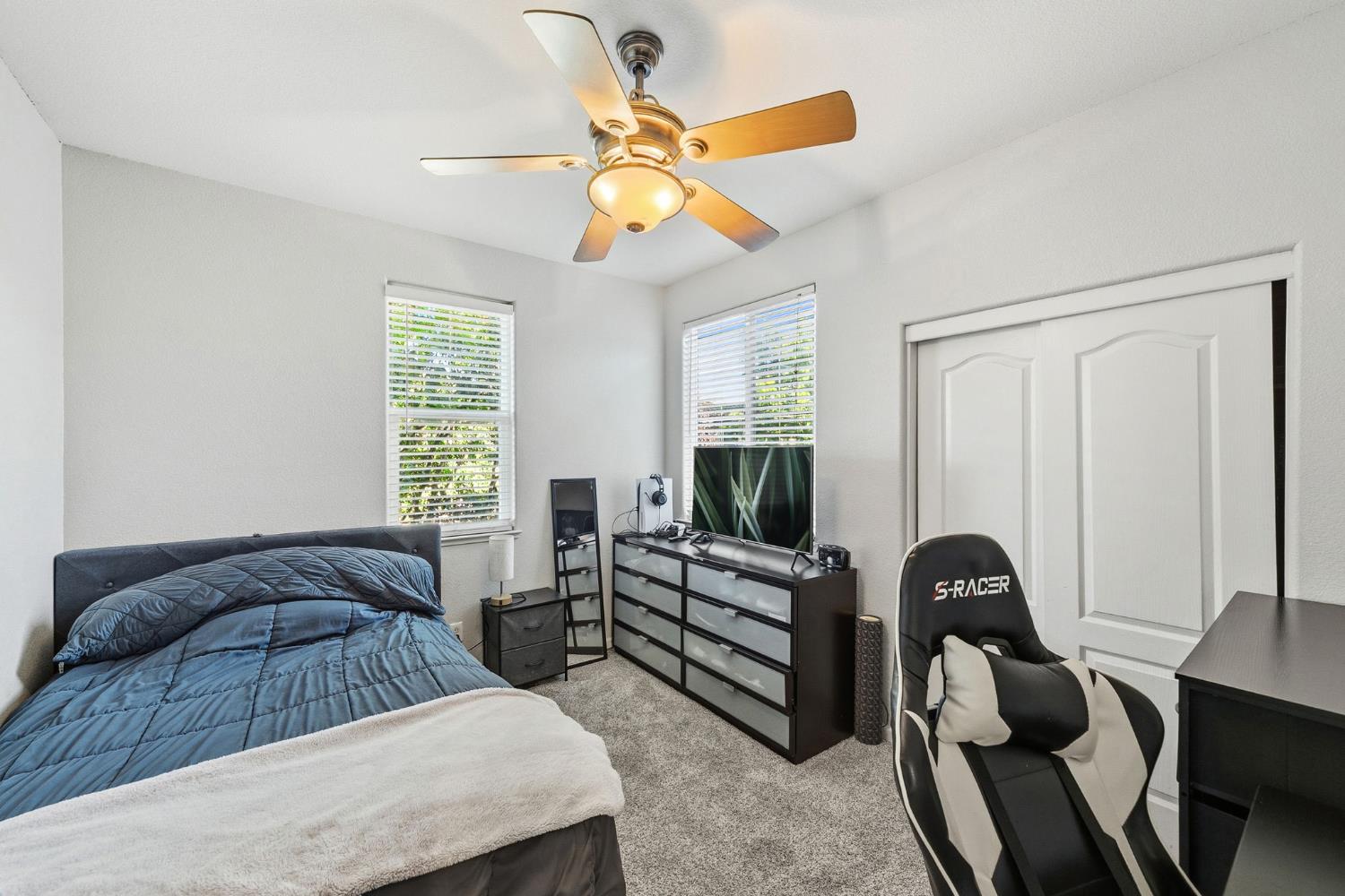 6 Mantauk Point Place