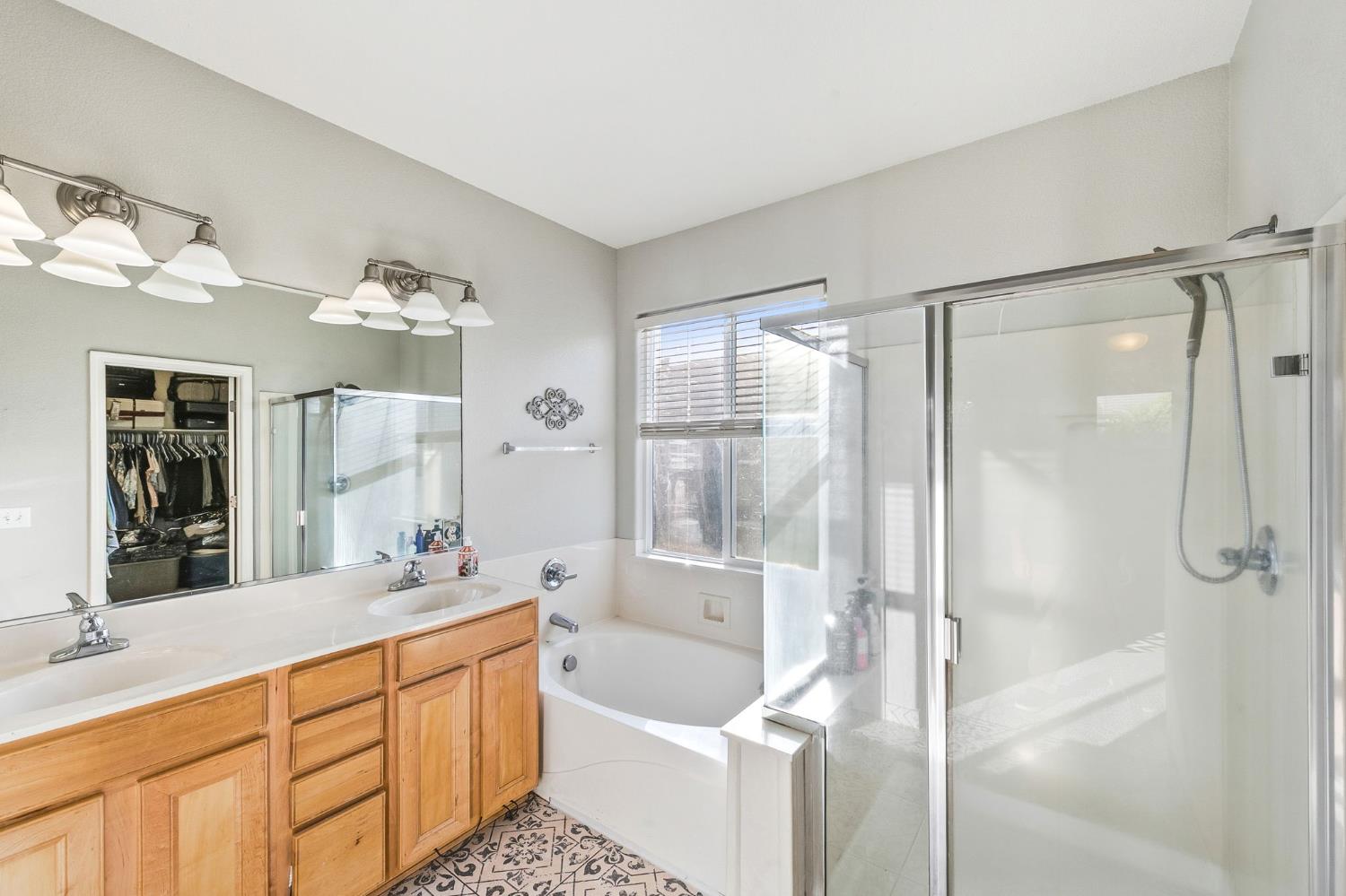 6 Mantauk Point Place