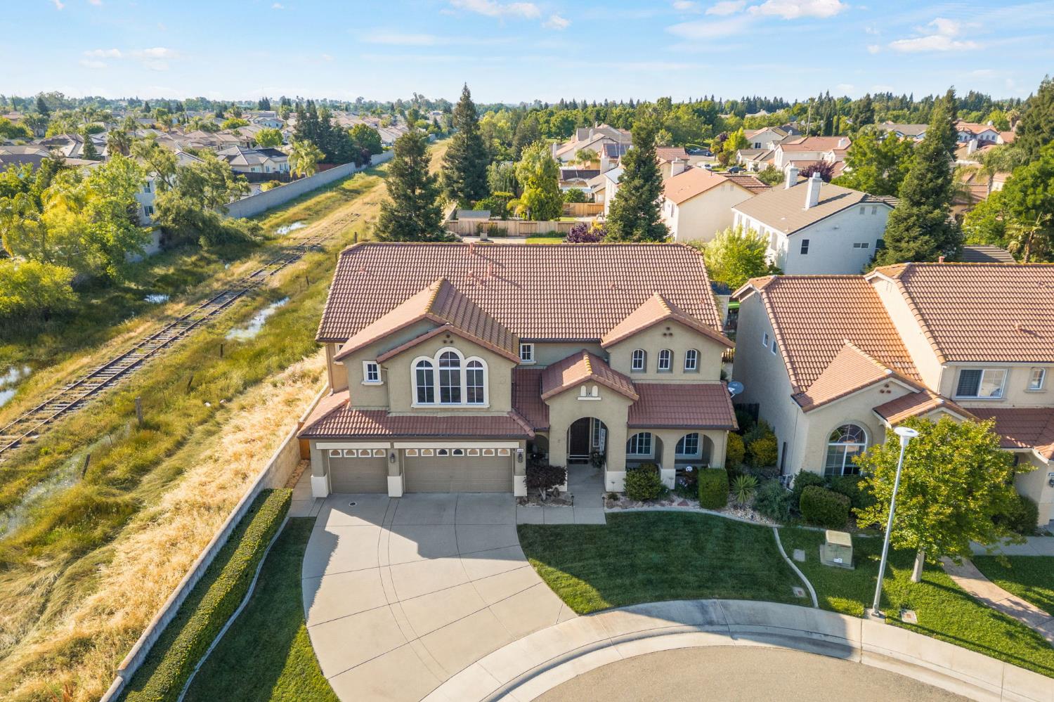 10001 Silver Legend Court