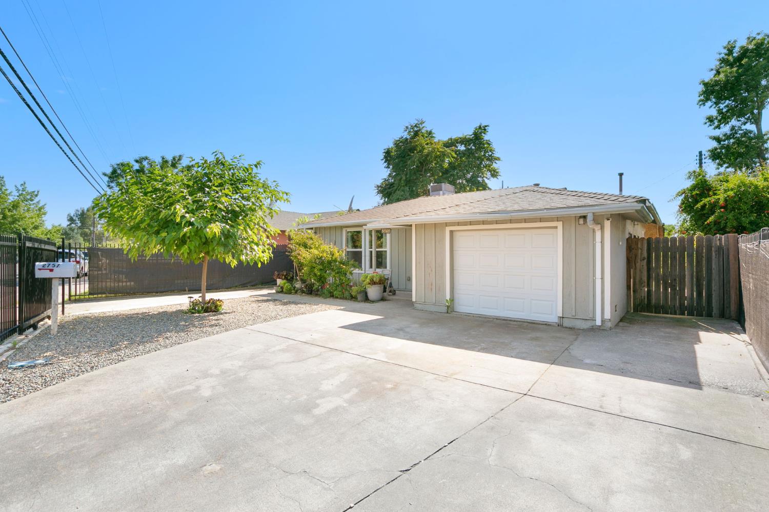 2757 Altos Avenue
