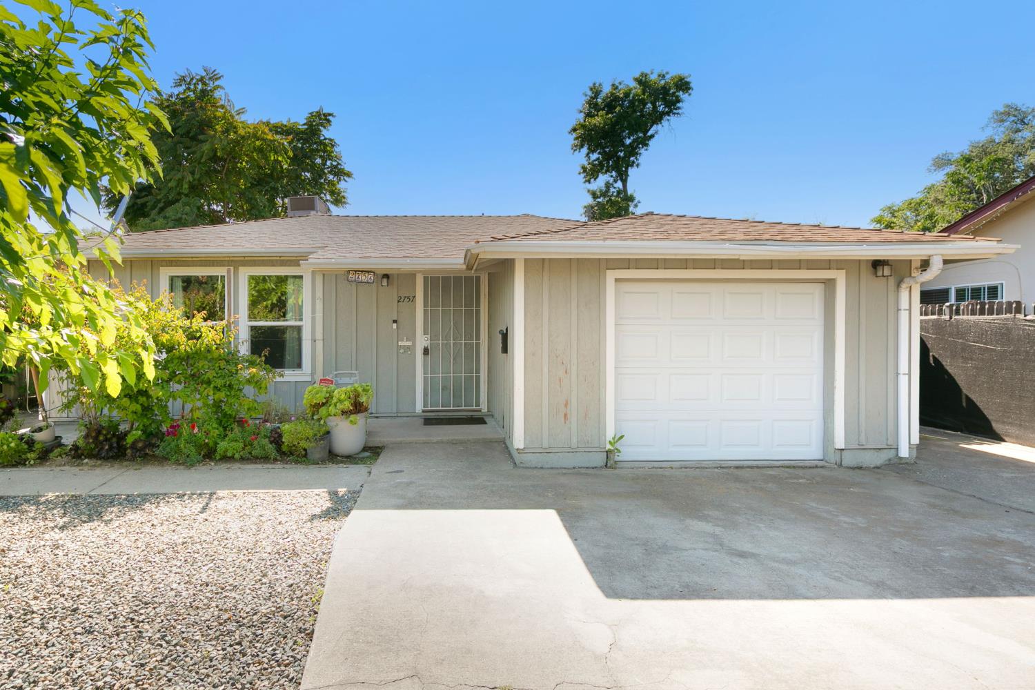 2757 Altos Avenue