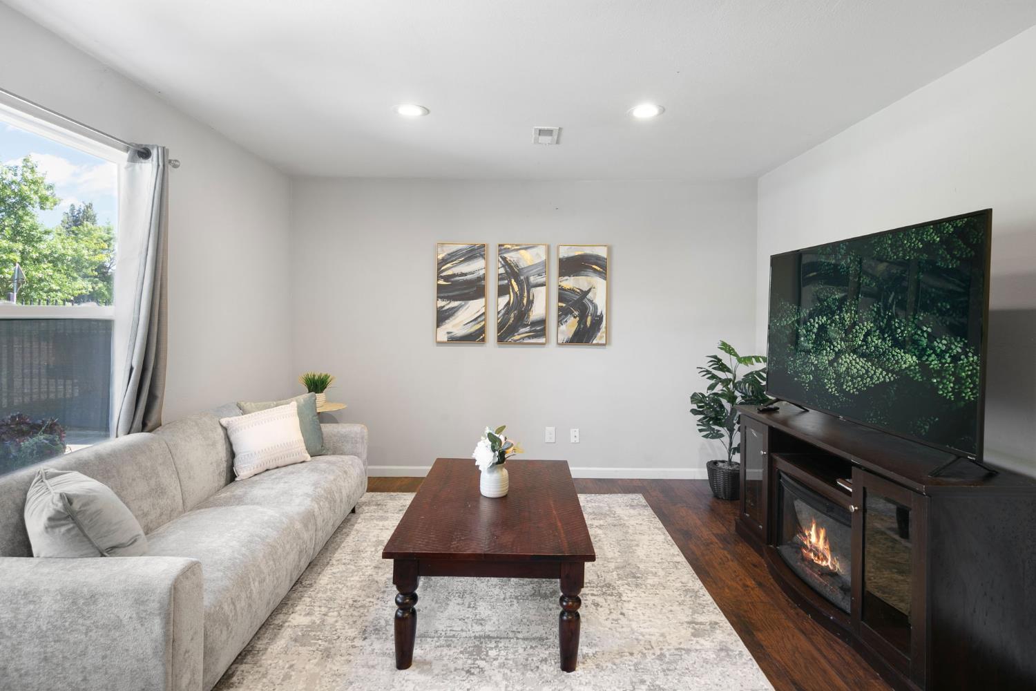 2757 Altos Avenue