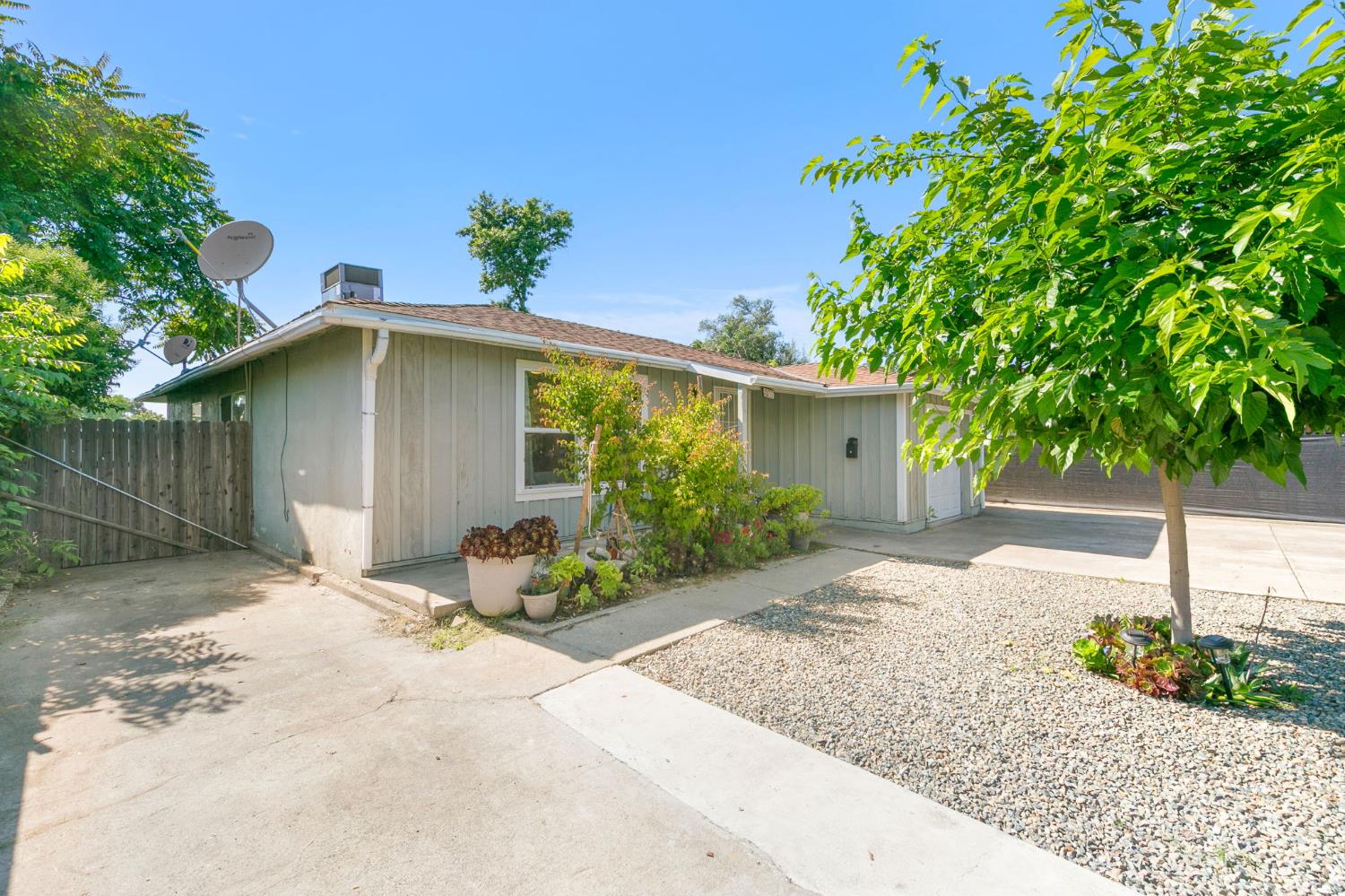2757 Altos Avenue