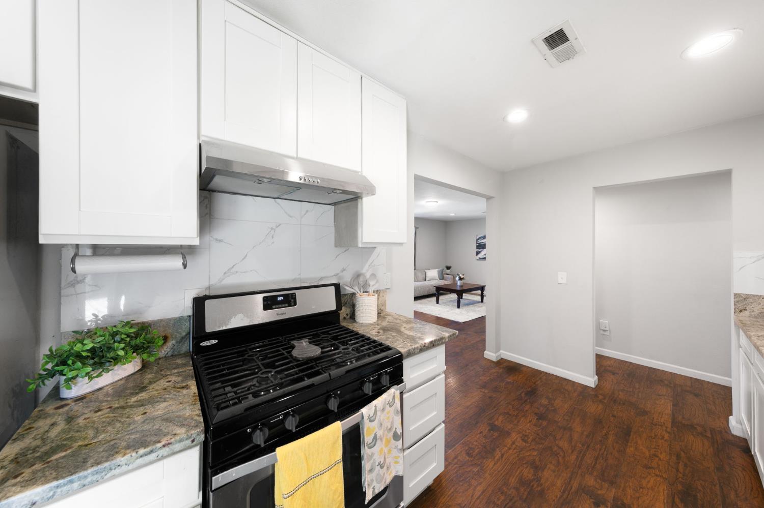 2757 Altos Avenue