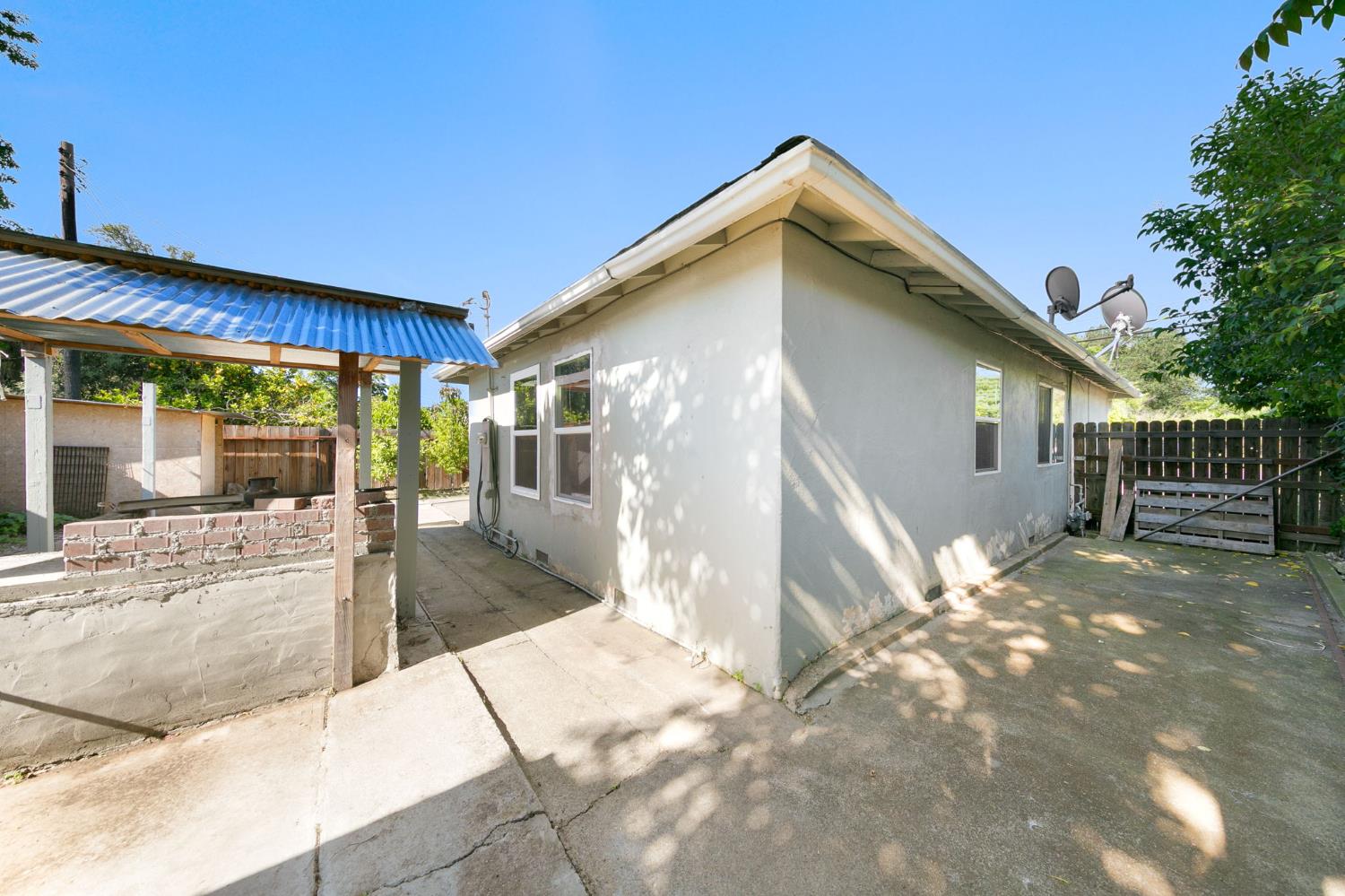 2757 Altos Avenue