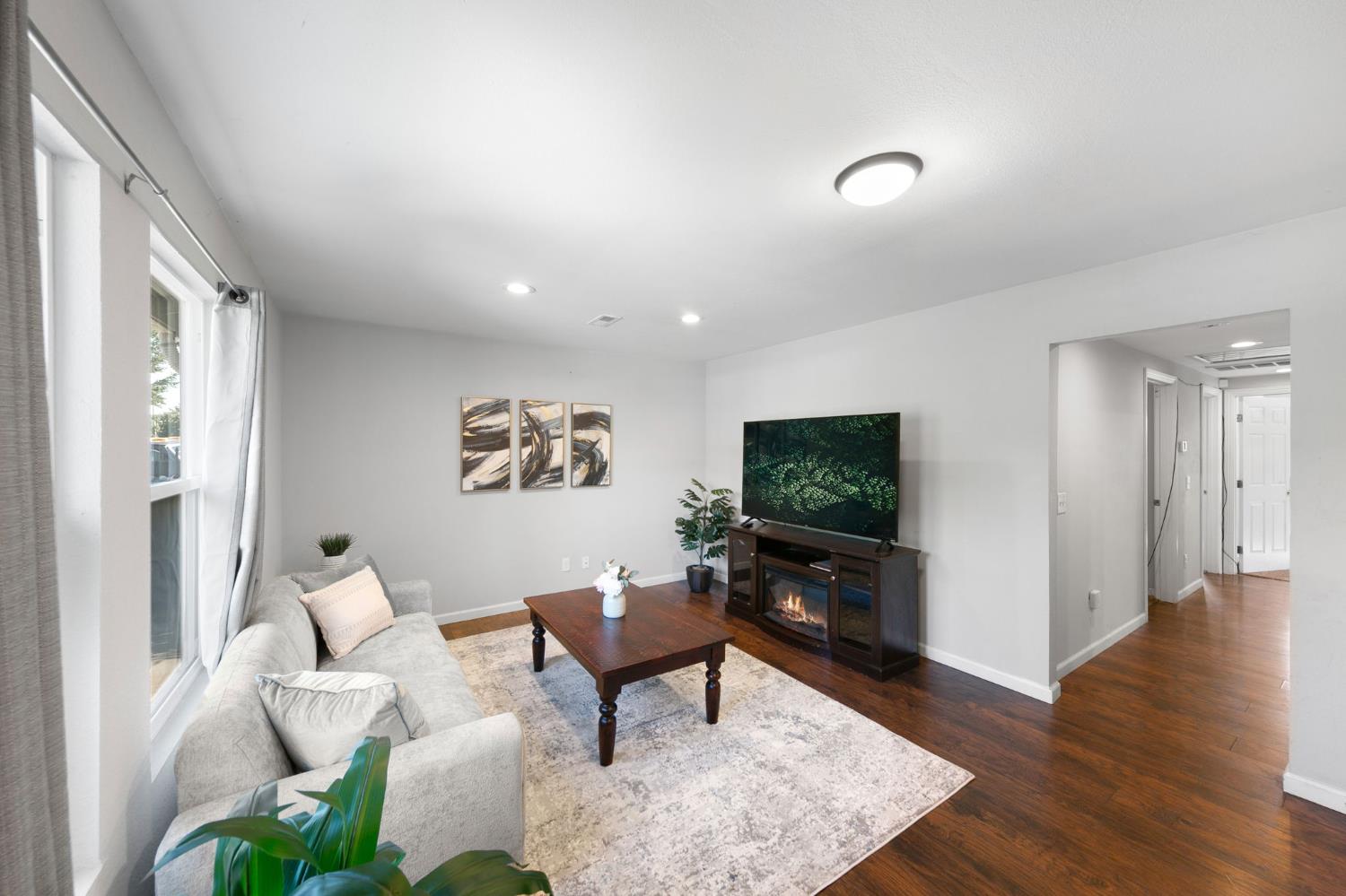 2757 Altos Avenue
