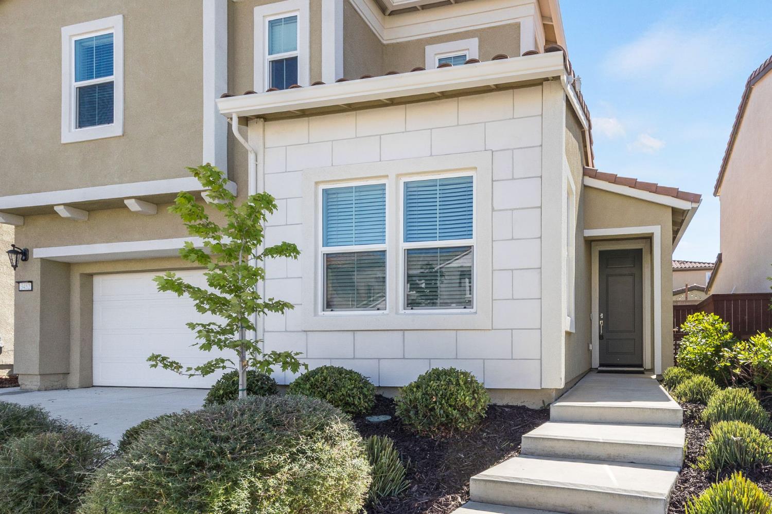 3452 Cantor Drive