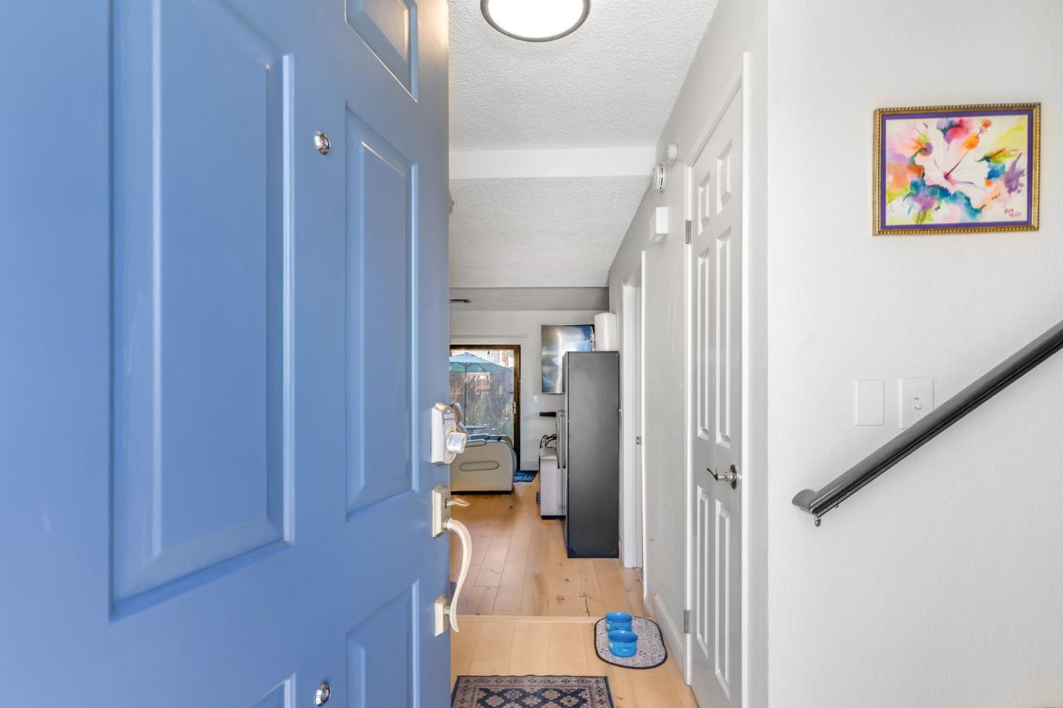 1125 Bell Street 1