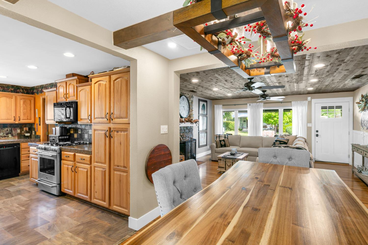 2533 Cambon Way