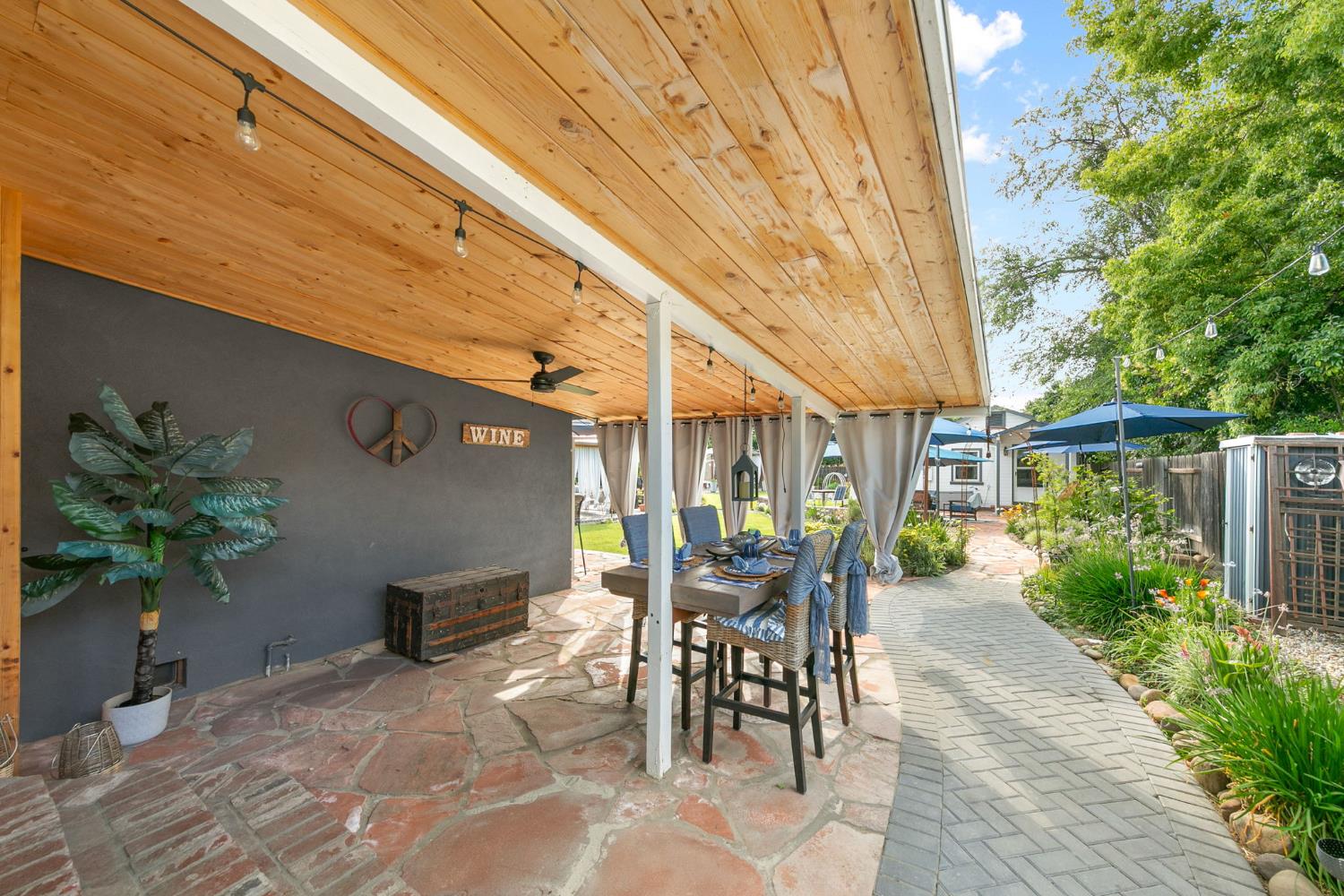 2533 Cambon Way