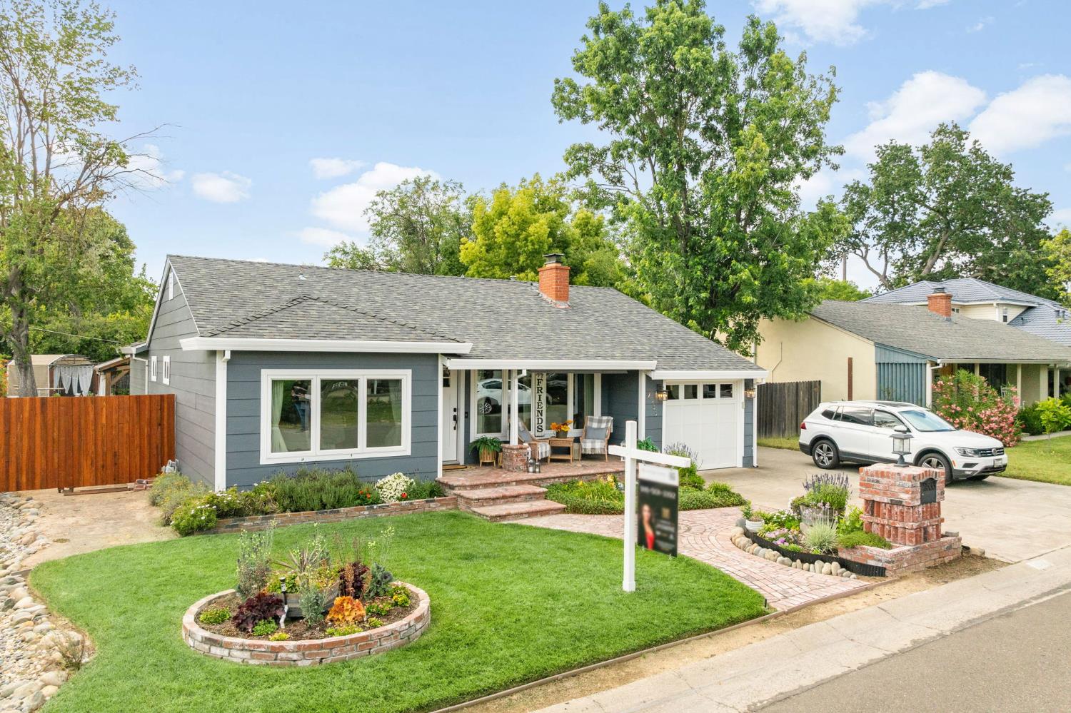 2533 Cambon Way