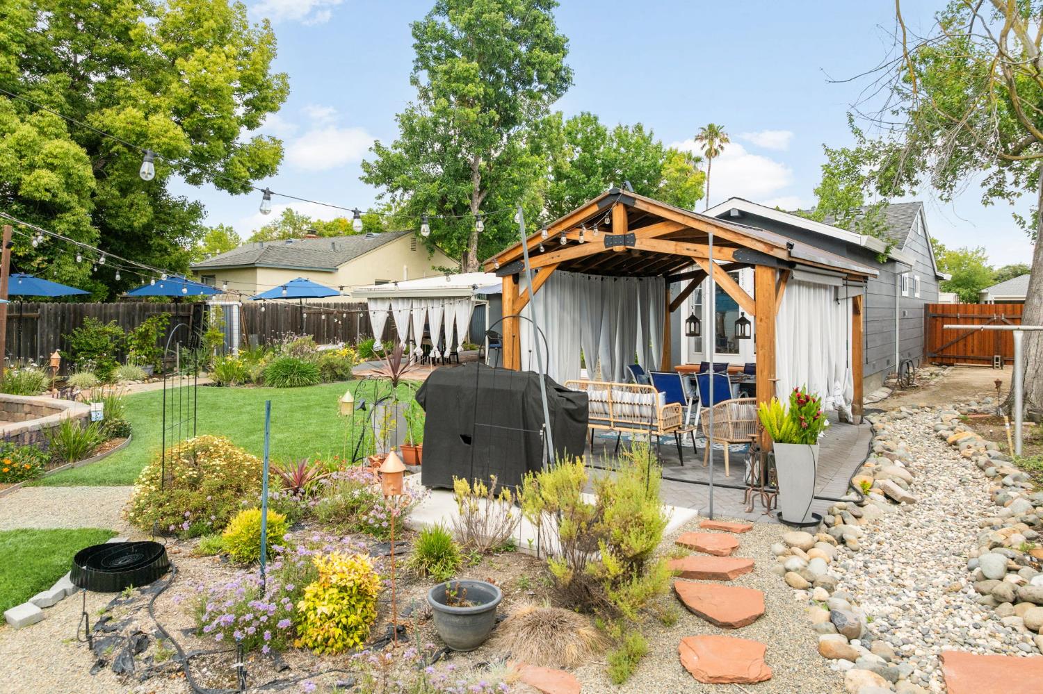 2533 Cambon Way