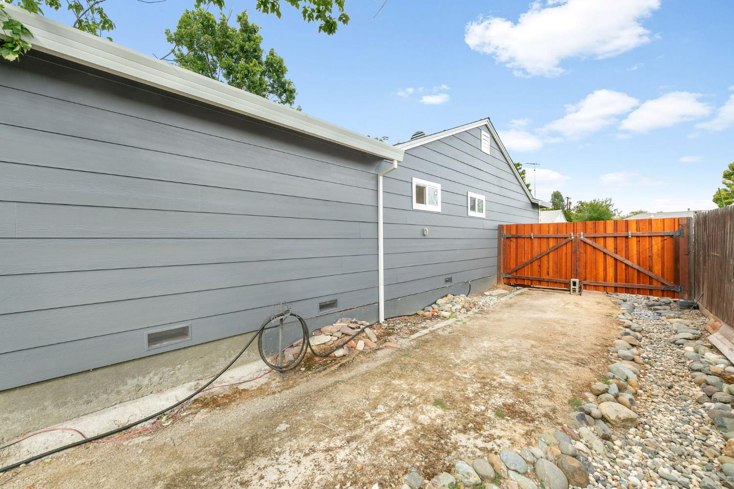 2533 Cambon Way