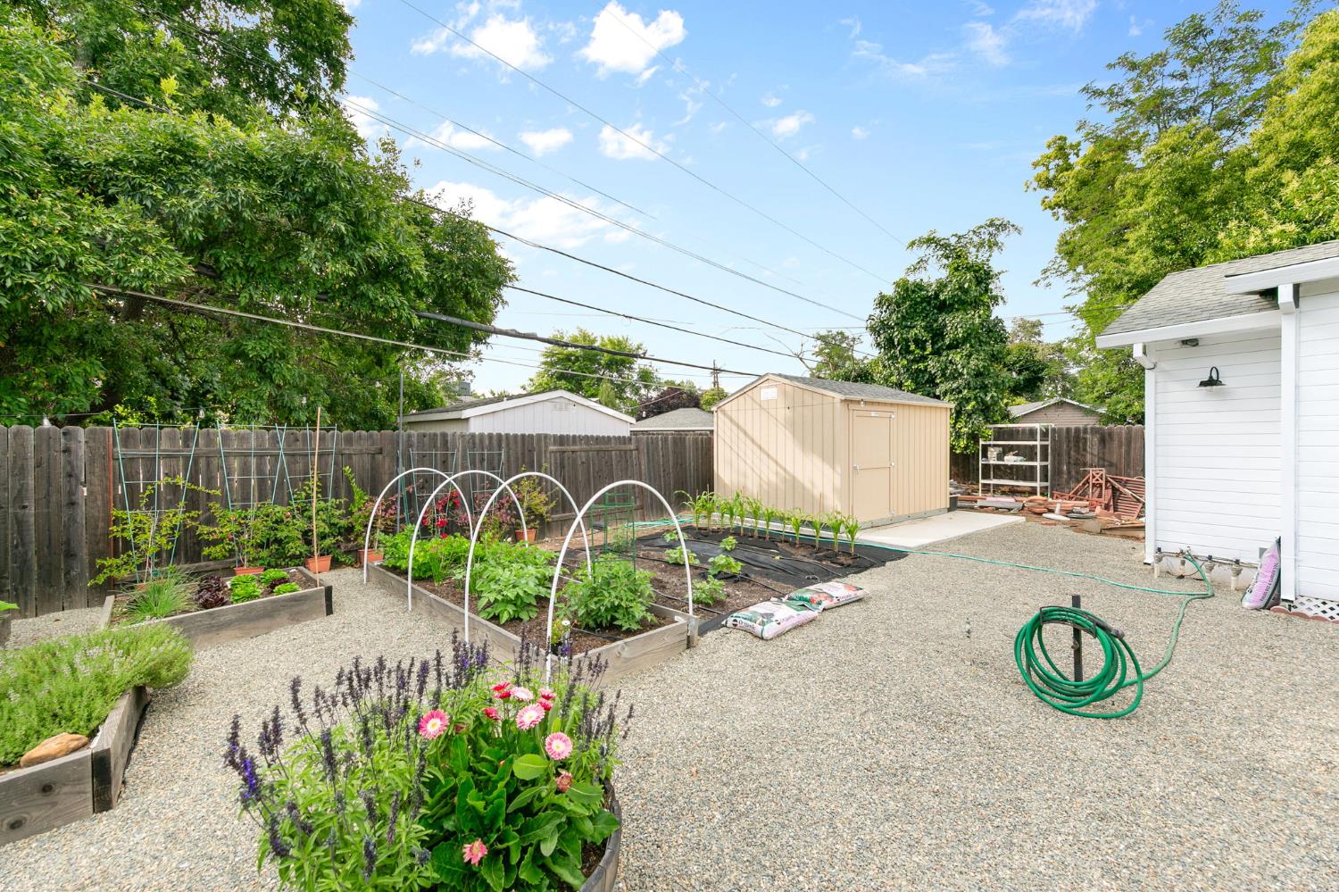 2533 Cambon Way