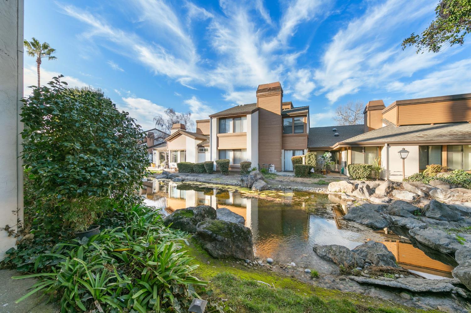 1425 W Swain Road 13