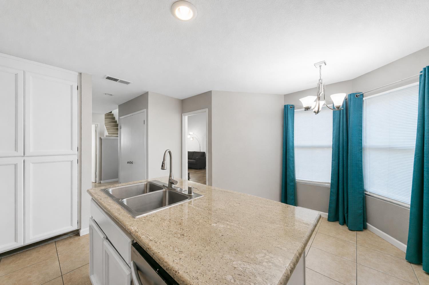 1425 W Swain Road 13