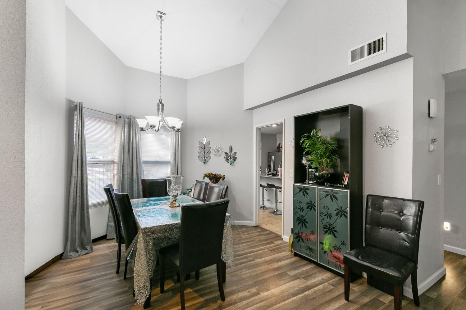 1425 W Swain Road 13