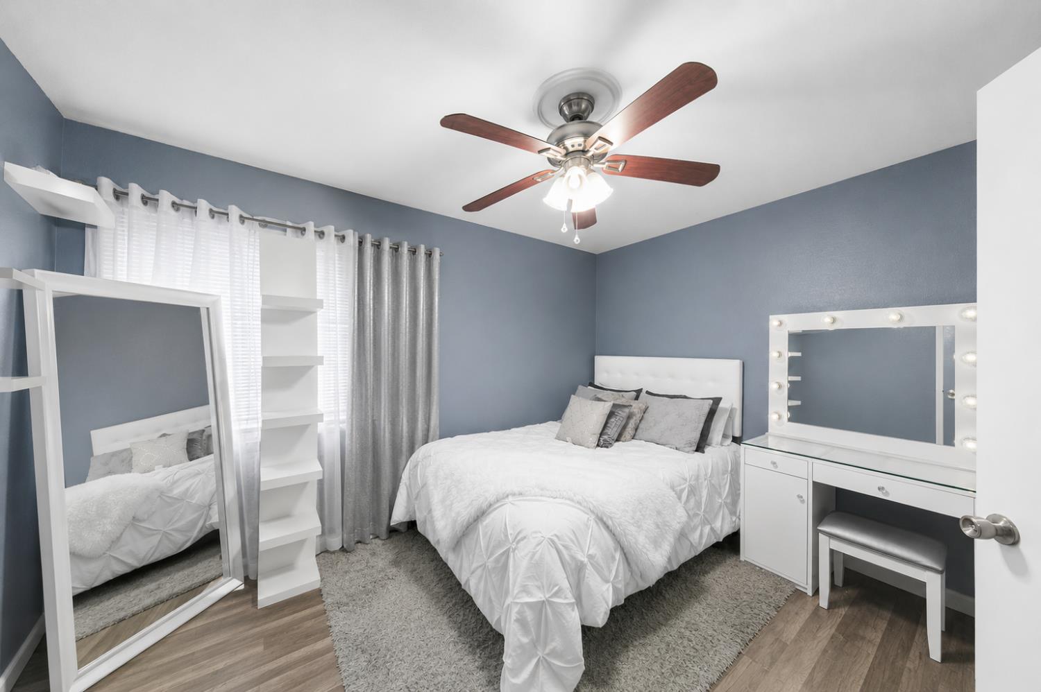 1425 W Swain Road 13