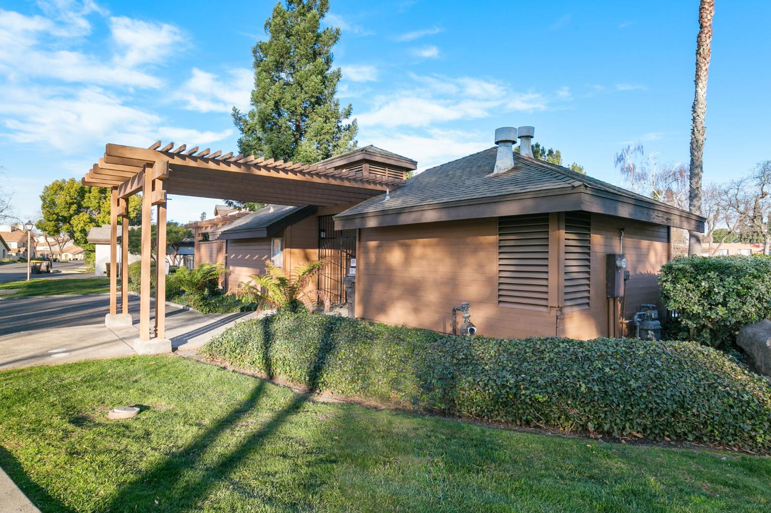 1425 W Swain Road 13