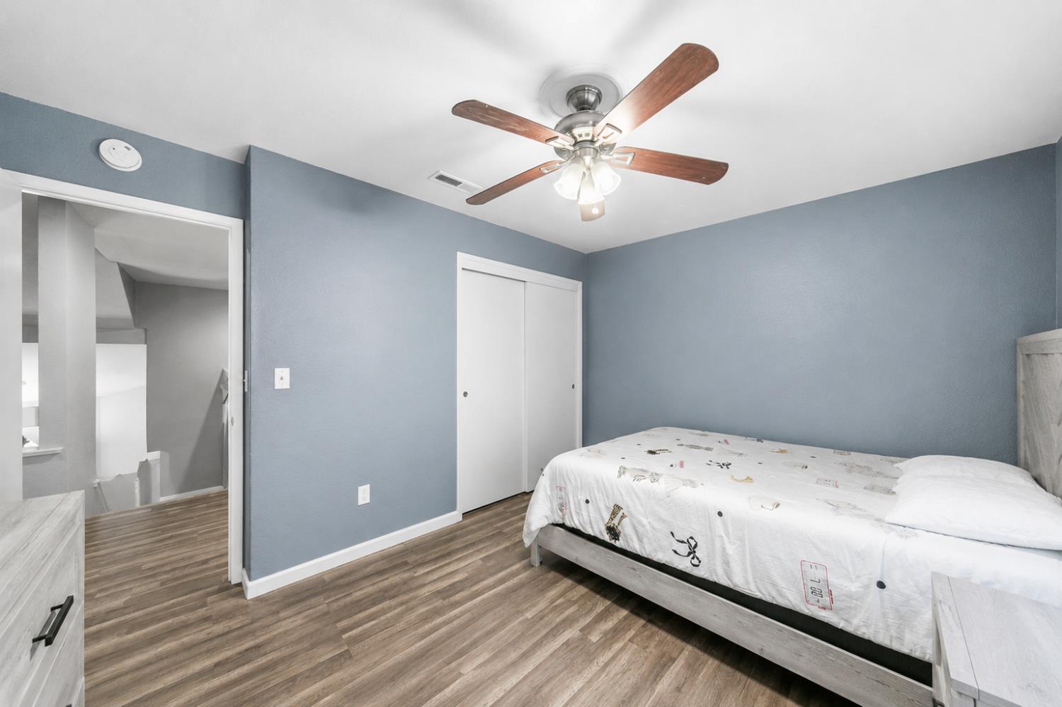 1425 W Swain Road 13