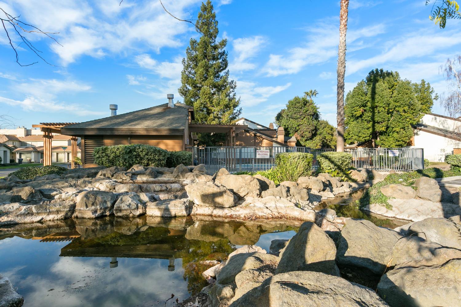 1425 W Swain Road 13