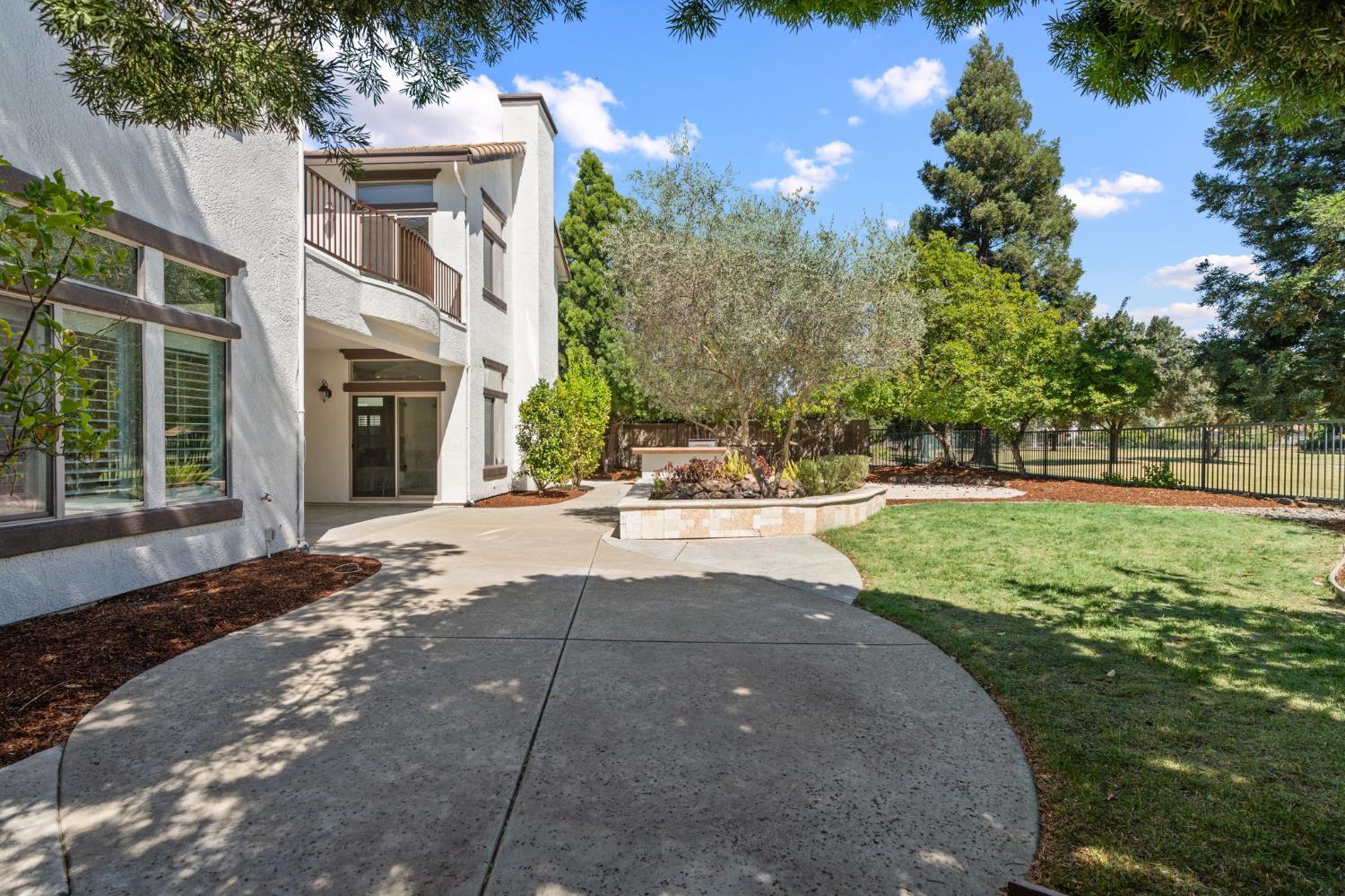 865 Wedge Wood Court