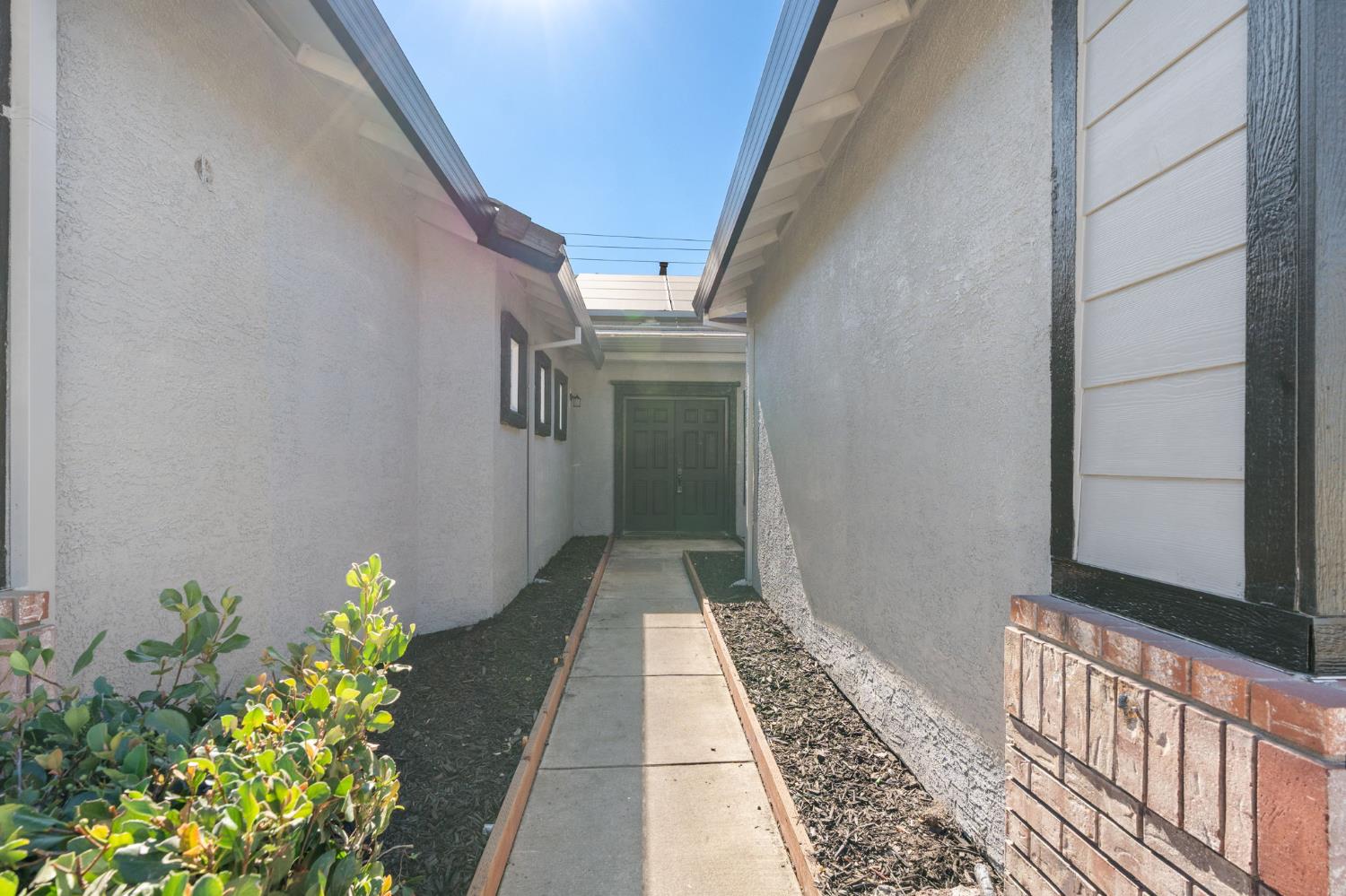 9760 Onyx Park Place