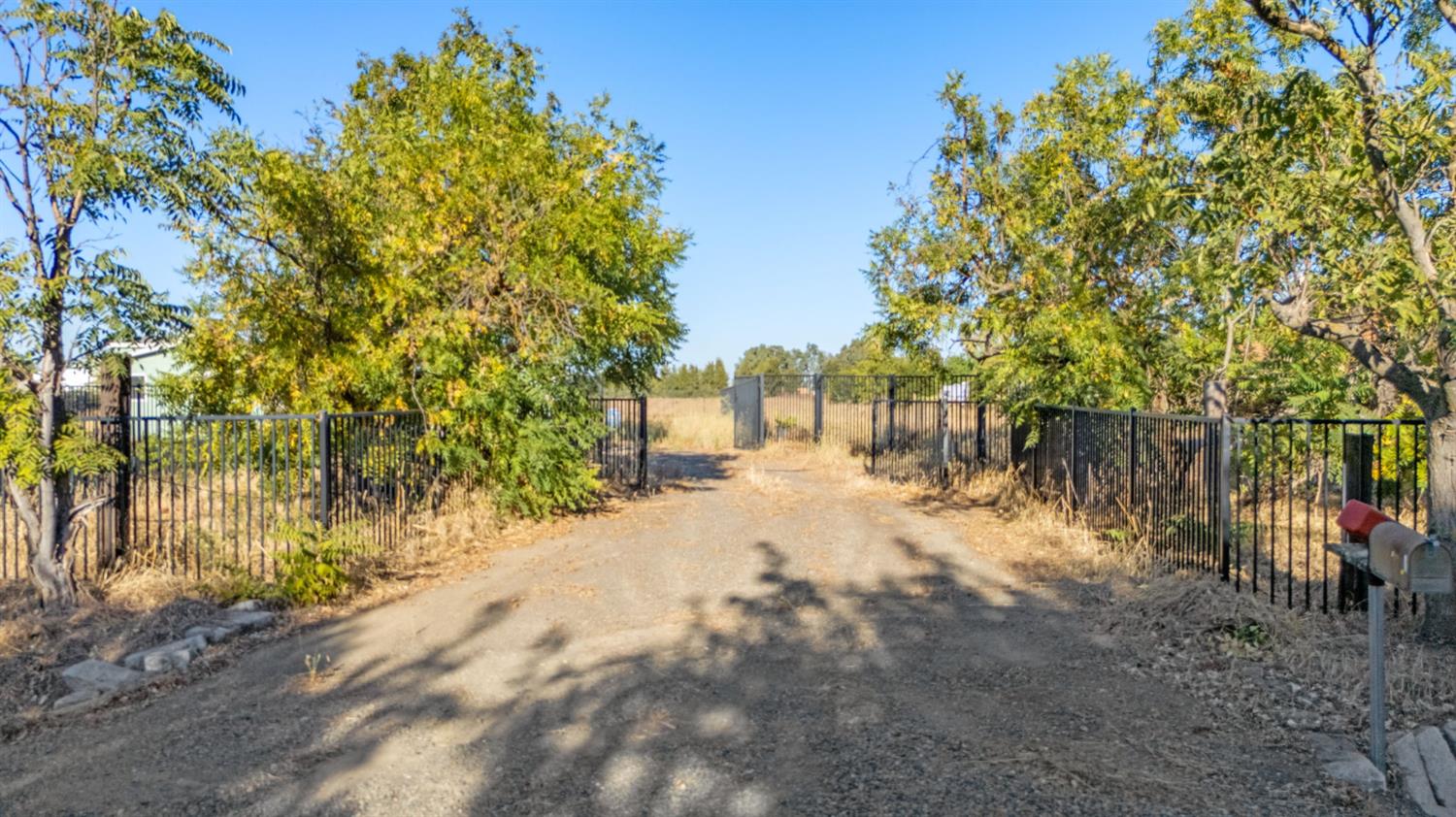 18225 County Road 94b