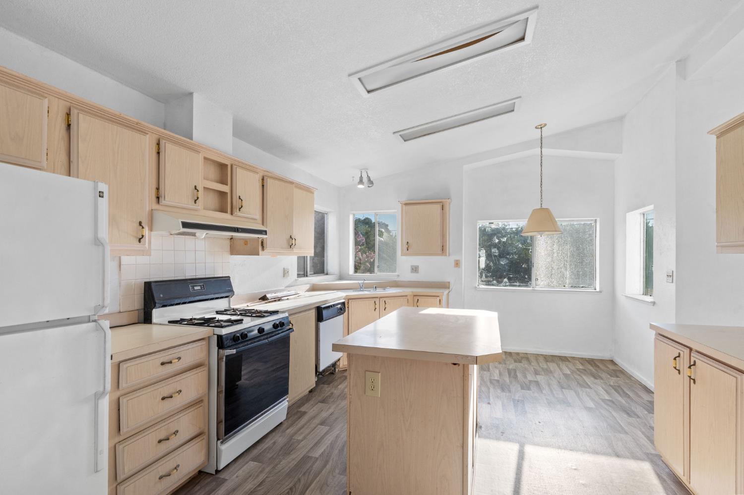 18225 County Road 94b
