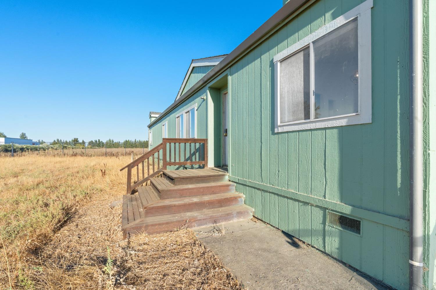 18225 County Road 94b
