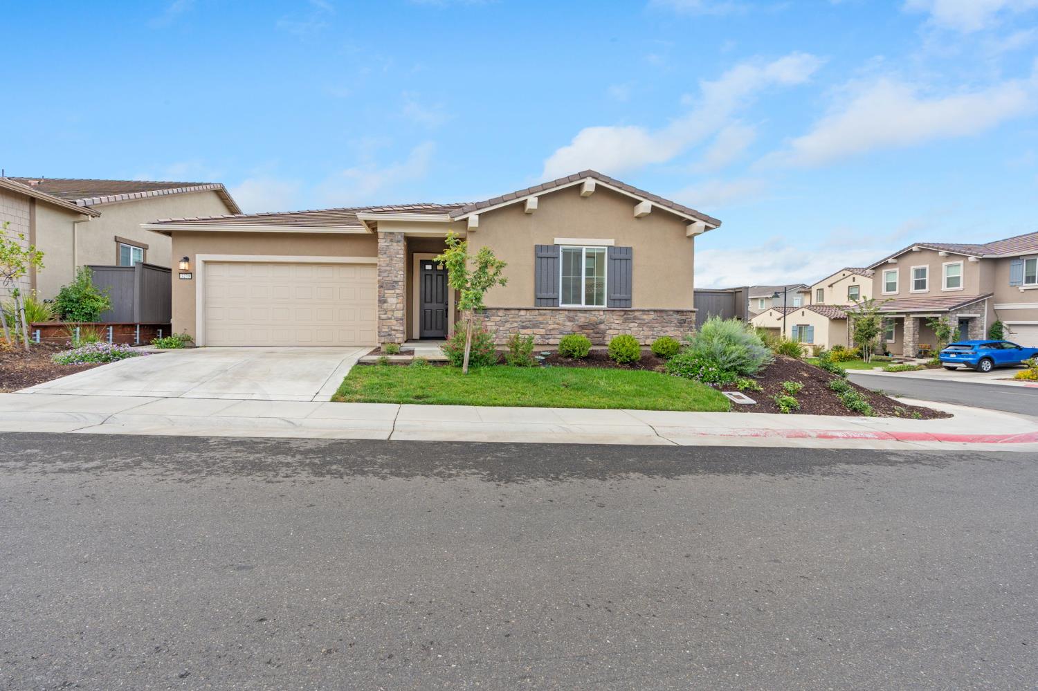 3270 Garden Terrace Drive