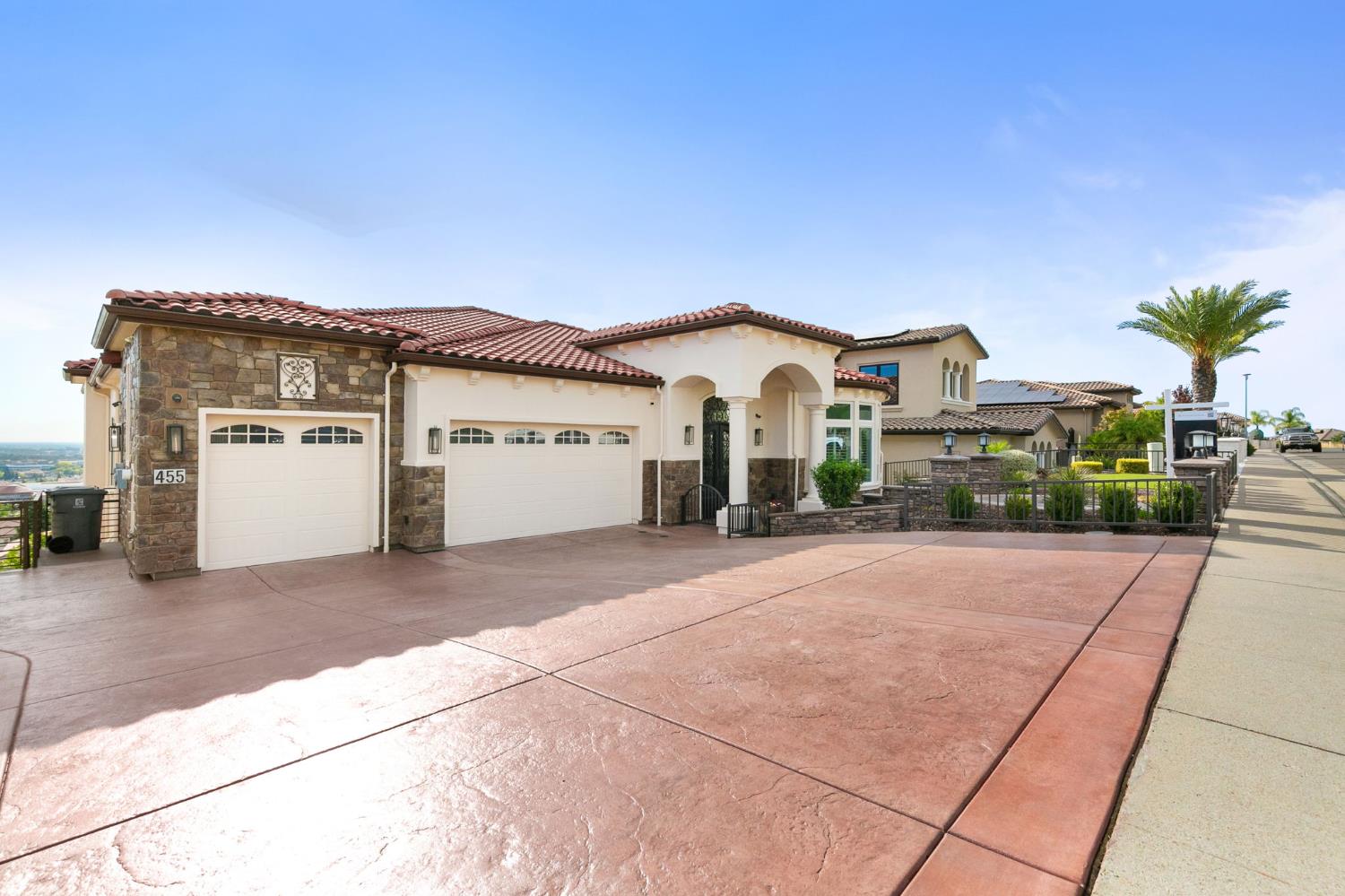 455 Serpa Way