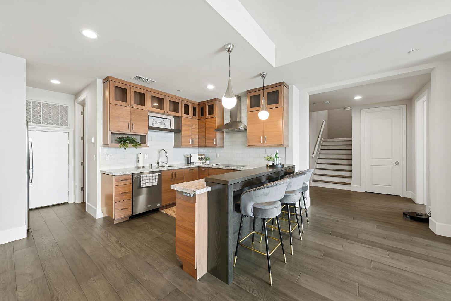 455 Serpa Way