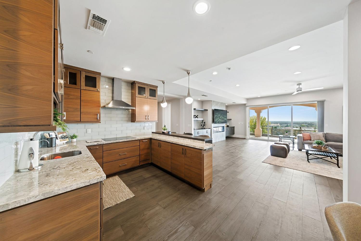 455 Serpa Way