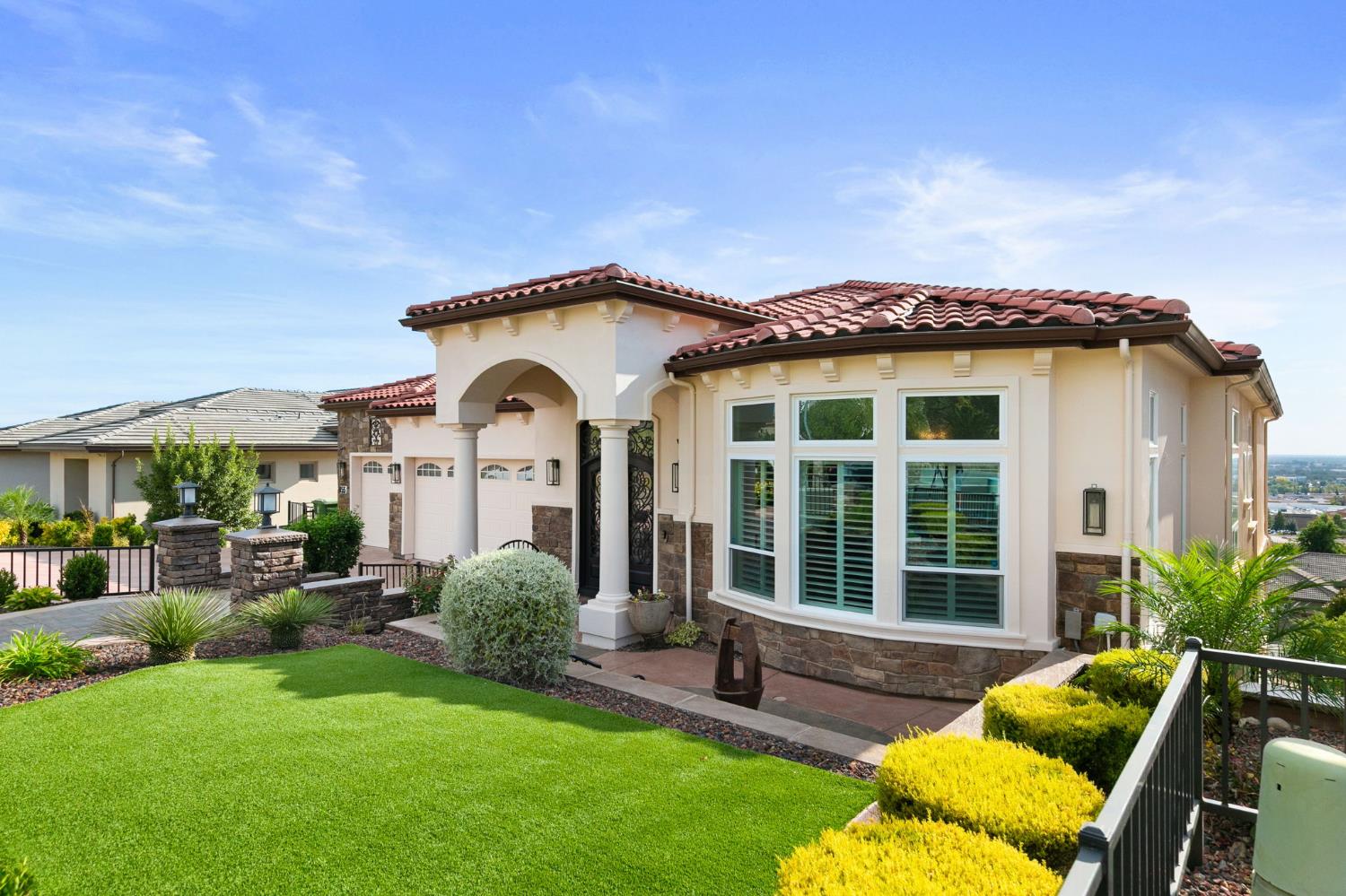 455 Serpa Way